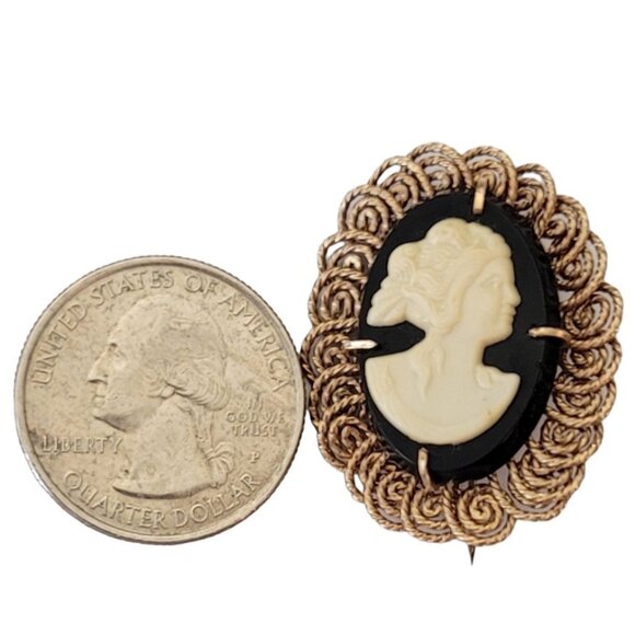 Gold Tone Wire Filigree Black, White Plastic Cameo Brooch Pin E824 - Picture 7 of 10